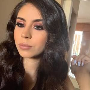 Meet your Posher, Evelin